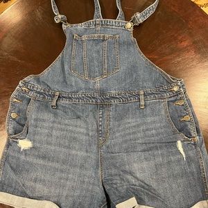 Old Navy shorts denim overalls